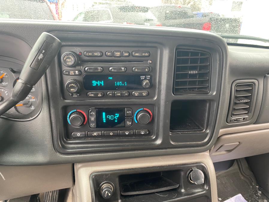 2005 Chevrolet Suburban 4dr 1500 4WD LT, available for sale in Bridgeport, Connecticut | CT Auto. Bridgeport, Connecticut 2005 Chevrolet Suburban 4dr 1500 4WD LT, available for sale in Bridgeport, Connecticut | CT Auto. Bridgeport, Connecticut