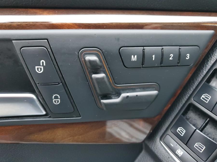 Used Mercedes-Benz GLK-Class 4MATIC 4dr GLK350 2015 | Absolute Motors Inc. Springfield, Massachusetts Used Mercedes-Benz GLK-Class 4MATIC 4dr GLK350 2015 | Absolute Motors Inc. Springfield, Massachusetts