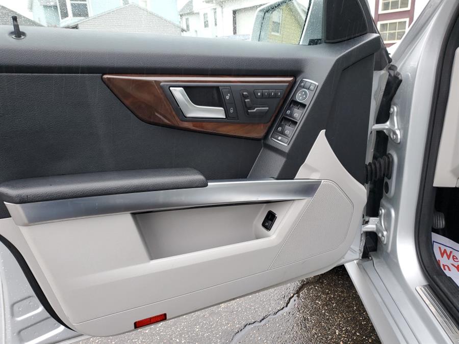 Used Mercedes-Benz GLK-Class 4MATIC 4dr GLK350 2015 | Absolute Motors Inc. Springfield, Massachusetts Used Mercedes-Benz GLK-Class 4MATIC 4dr GLK350 2015 | Absolute Motors Inc. Springfield, Massachusetts