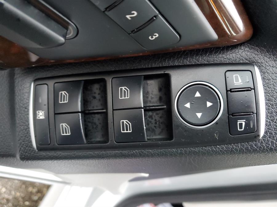 Used Mercedes-Benz GLK-Class 4MATIC 4dr GLK350 2015 | Absolute Motors Inc. Springfield, Massachusetts Used Mercedes-Benz GLK-Class 4MATIC 4dr GLK350 2015 | Absolute Motors Inc. Springfield, Massachusetts
