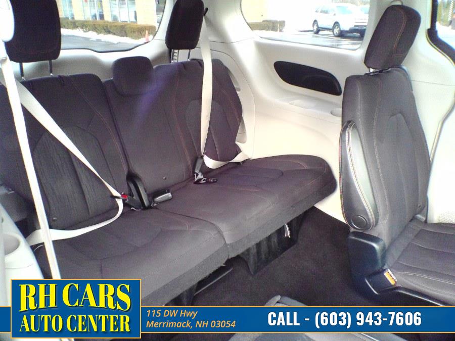 Used Chrysler Pacifica LX FWD 2017 | RH Cars LLC. Merrimack, New Hampshire Used Chrysler Pacifica LX FWD 2017 | RH Cars LLC. Merrimack, New Hampshire