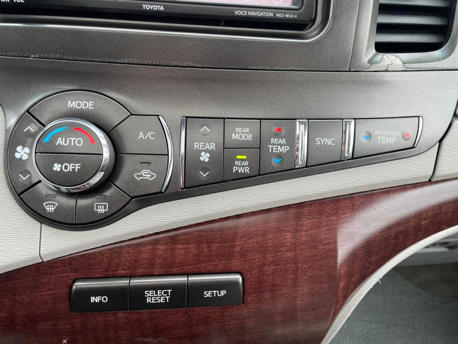 2014 Toyota Sienna 5dr 7-Pass Van V6 XLE AAS FWD (Natl), available for sale in Manchester, Connecticut | Carsonmain LLC. Manchester, Connecticut 2014 Toyota Sienna 5dr 7-Pass Van V6 XLE AAS FWD (Natl), available for sale in Manchester, Connecticut | Carsonmain LLC. Manchester, Connecticut