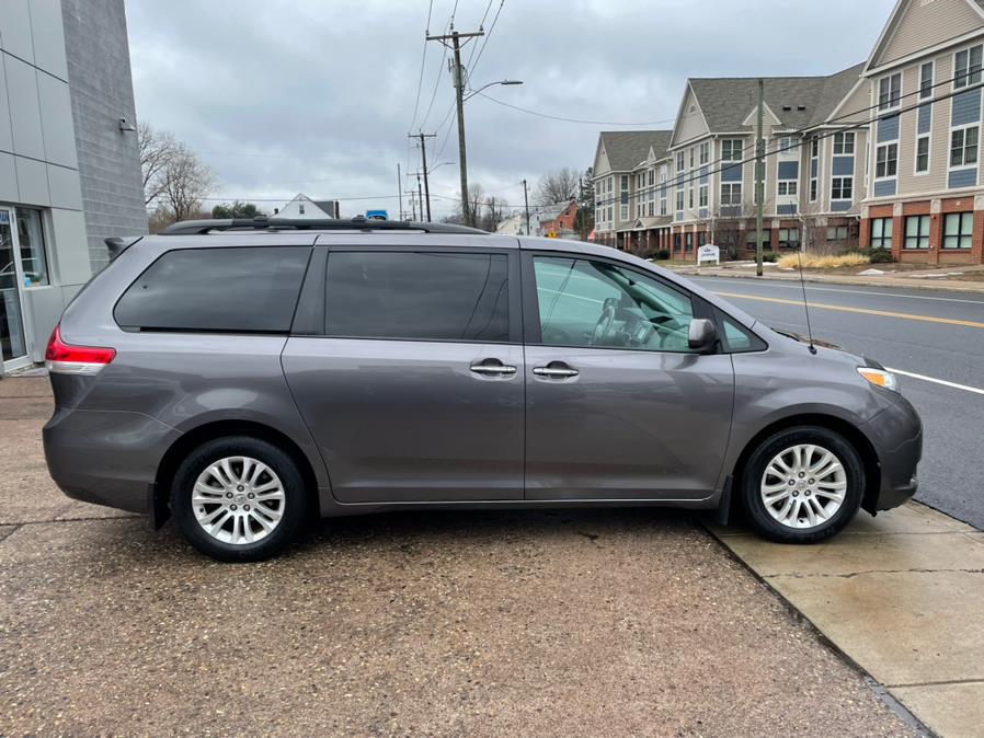 2014 Toyota Sienna 5dr 7-Pass Van V6 XLE AAS FWD (Natl), available for sale in Manchester, Connecticut | Carsonmain LLC. Manchester, Connecticut 2014 Toyota Sienna 5dr 7-Pass Van V6 XLE AAS FWD (Natl), available for sale in Manchester, Connecticut | Carsonmain LLC. Manchester, Connecticut