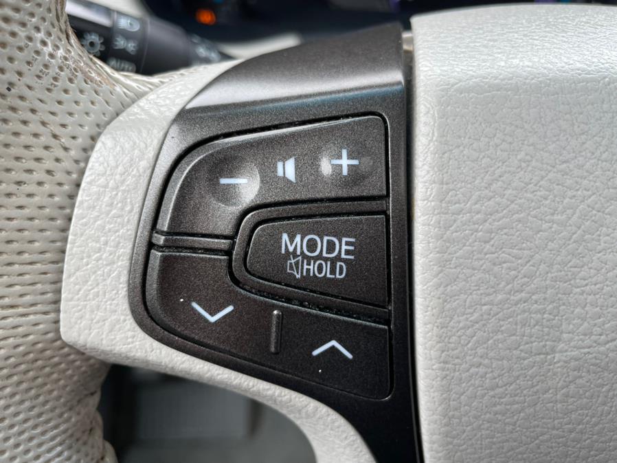 2014 Toyota Sienna 5dr 7-Pass Van V6 XLE AAS FWD (Natl), available for sale in Manchester, Connecticut | Carsonmain LLC. Manchester, Connecticut 2014 Toyota Sienna 5dr 7-Pass Van V6 XLE AAS FWD (Natl), available for sale in Manchester, Connecticut | Carsonmain LLC. Manchester, Connecticut