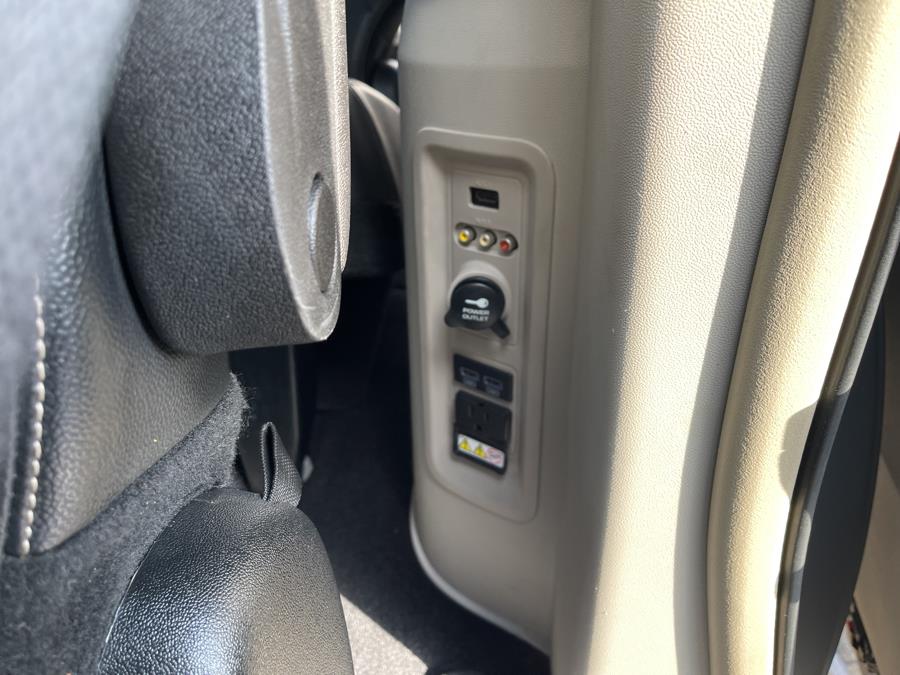 Used Chrysler Town & Country 4dr Wgn Touring 2014 | Rubber Bros Auto World. Brooklyn, New York Used Chrysler Town & Country 4dr Wgn Touring 2014 | Rubber Bros Auto World. Brooklyn, New York