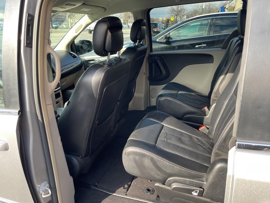 Used Chrysler Town & Country 4dr Wgn Touring 2014 | Rubber Bros Auto World. Brooklyn, New York Used Chrysler Town & Country 4dr Wgn Touring 2014 | Rubber Bros Auto World. Brooklyn, New York
