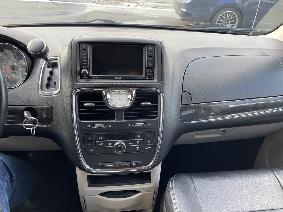 Used Chrysler Town & Country 4dr Wgn Touring 2014 | Rubber Bros Auto World. Brooklyn, New York Used Chrysler Town & Country 4dr Wgn Touring 2014 | Rubber Bros Auto World. Brooklyn, New York