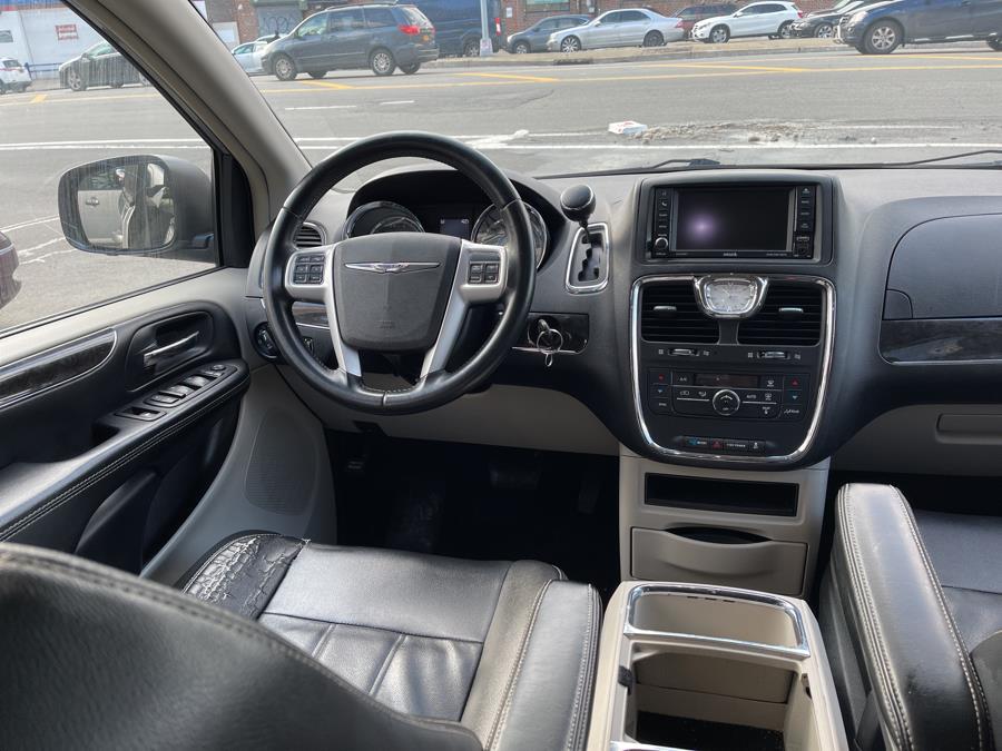 Used Chrysler Town & Country 4dr Wgn Touring 2014 | Rubber Bros Auto World. Brooklyn, New York Used Chrysler Town & Country 4dr Wgn Touring 2014 | Rubber Bros Auto World. Brooklyn, New York