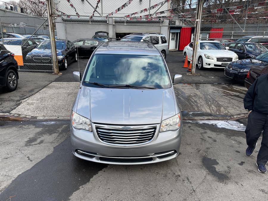 Used Chrysler Town & Country 4dr Wgn Touring 2014 | Rubber Bros Auto World. Brooklyn, New York Used Chrysler Town & Country 4dr Wgn Touring 2014 | Rubber Bros Auto World. Brooklyn, New York