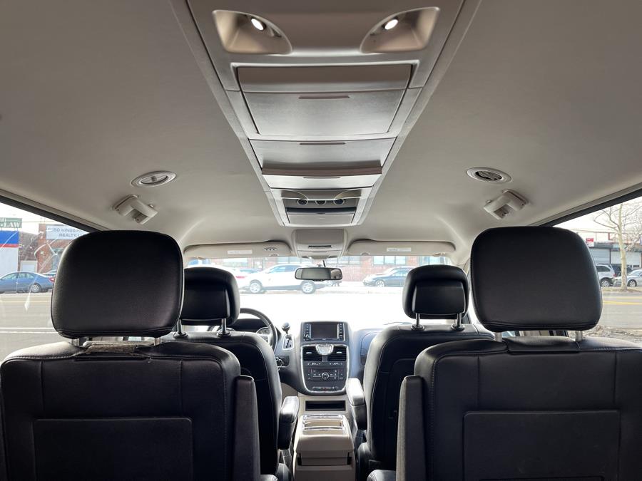 Used Chrysler Town & Country 4dr Wgn Touring 2014 | Rubber Bros Auto World. Brooklyn, New York Used Chrysler Town & Country 4dr Wgn Touring 2014 | Rubber Bros Auto World. Brooklyn, New York