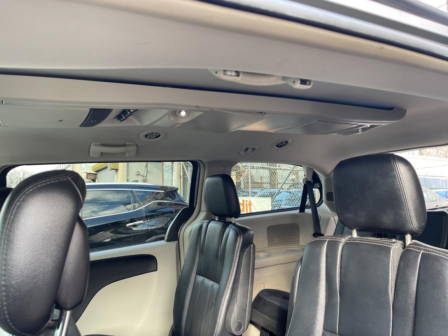 Used Chrysler Town & Country 4dr Wgn Touring 2014 | Rubber Bros Auto World. Brooklyn, New York Used Chrysler Town & Country 4dr Wgn Touring 2014 | Rubber Bros Auto World. Brooklyn, New York