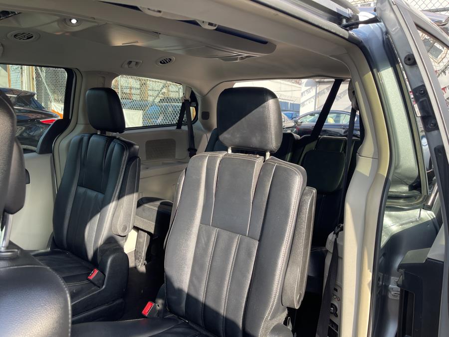 Used Chrysler Town & Country 4dr Wgn Touring 2014 | Rubber Bros Auto World. Brooklyn, New York Used Chrysler Town & Country 4dr Wgn Touring 2014 | Rubber Bros Auto World. Brooklyn, New York
