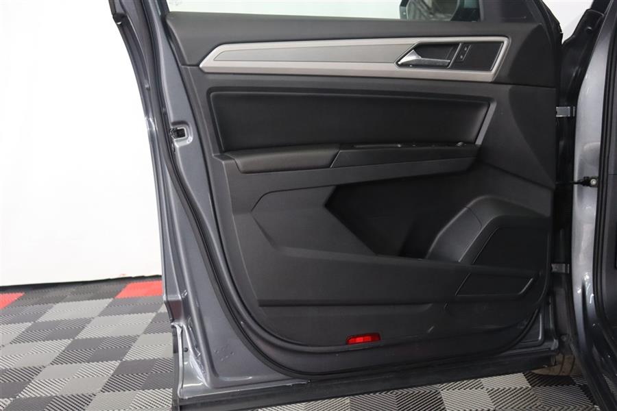2019 Volkswagen Atlas SE, available for sale in Paterson, New Jersey | Fast Track Motors. Paterson, New Jersey 2019 Volkswagen Atlas SE, available for sale in Paterson, New Jersey | Fast Track Motors. Paterson, New Jersey