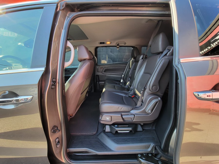 2019 Honda Odyssey EX-L w/Navi/RES Auto, available for sale in Newark, New Jersey | RT Auto Center LLC. Newark, New Jersey 2019 Honda Odyssey EX-L w/Navi/RES Auto, available for sale in Newark, New Jersey | RT Auto Center LLC. Newark, New Jersey