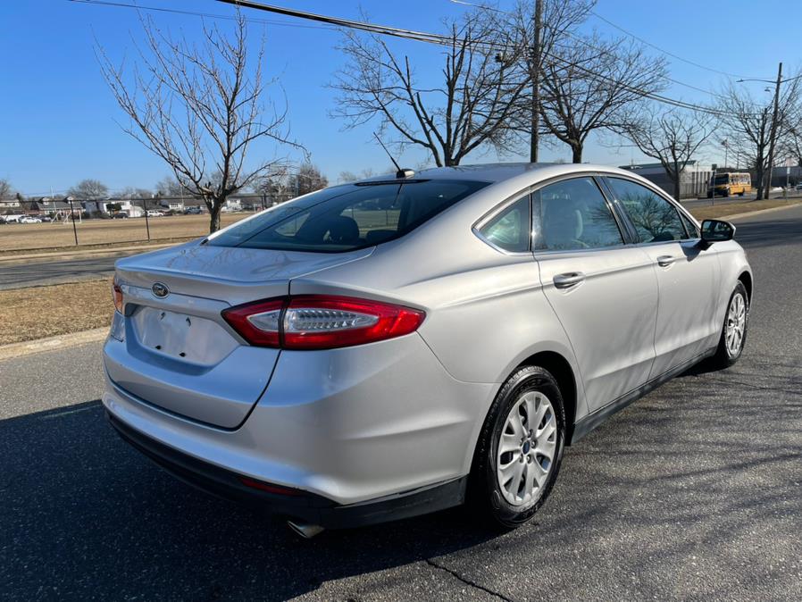 Used Ford Fusion 4dr Sdn S FWD 2014 | Great Deal Motors. Copiague, New York