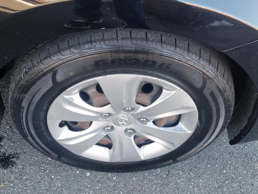 2016 Hyundai Elantra 4dr Sdn Auto SE (Ulsan Plant), available for sale in New Britain, Connecticut | Supreme Automotive. New Britain, Connecticut 2016 Hyundai Elantra 4dr Sdn Auto SE (Ulsan Plant), available for sale in New Britain, Connecticut | Supreme Automotive. New Britain, Connecticut