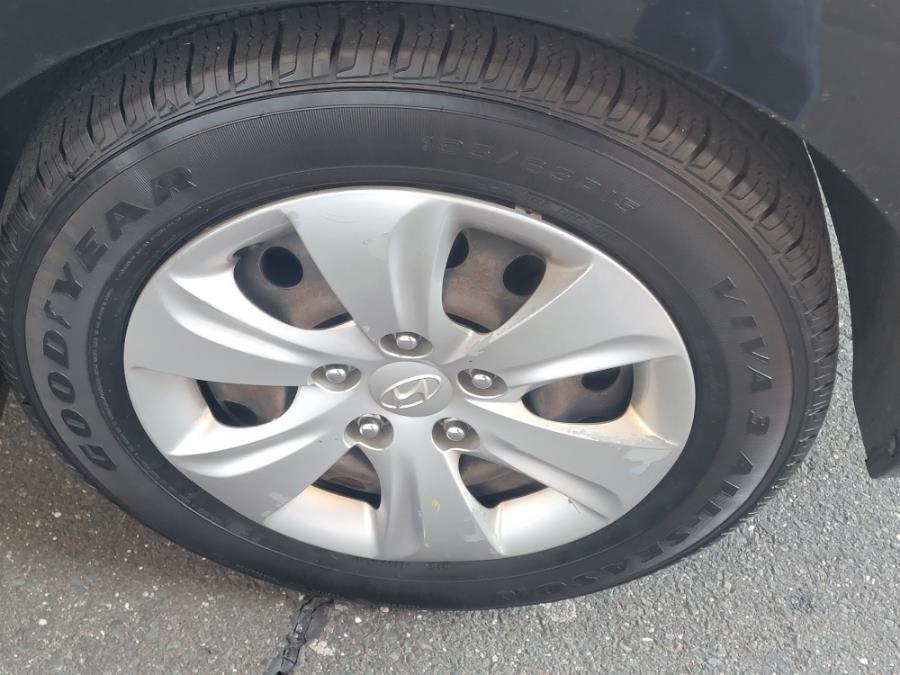2016 Hyundai Elantra 4dr Sdn Auto SE (Ulsan Plant), available for sale in New Britain, Connecticut | Supreme Automotive. New Britain, Connecticut 2016 Hyundai Elantra 4dr Sdn Auto SE (Ulsan Plant), available for sale in New Britain, Connecticut | Supreme Automotive. New Britain, Connecticut