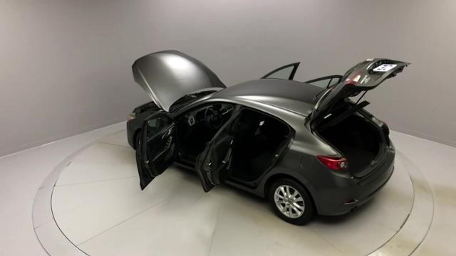 Used Mazda Mazda3 5-door Sport Auto 2017 | J&M Automotive Sls&Svc LLC. Naugatuck, Connecticut Used Mazda Mazda3 5-door Sport Auto 2017 | J&M Automotive Sls&Svc LLC. Naugatuck, Connecticut