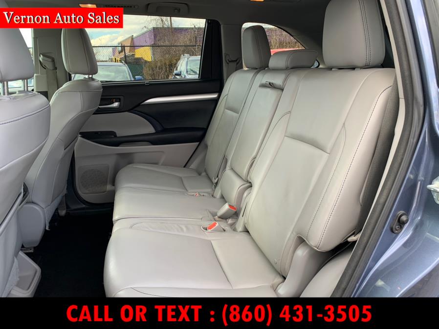 Used Toyota Highlander AWD 4dr V6 XLE (Natl) 2015 | Vernon Auto Sale & Service. Manchester, Connecticut Used Toyota Highlander AWD 4dr V6 XLE (Natl) 2015 | Vernon Auto Sale & Service. Manchester, Connecticut