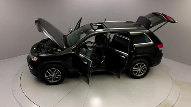 Used Jeep Grand Cherokee Limited 4x4 2017 | J&M Automotive Sls&Svc LLC. Naugatuck, Connecticut Used Jeep Grand Cherokee Limited 4x4 2017 | J&M Automotive Sls&Svc LLC. Naugatuck, Connecticut