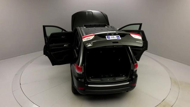 Used Jeep Grand Cherokee Limited 4x4 2017 | J&M Automotive Sls&Svc LLC. Naugatuck, Connecticut Used Jeep Grand Cherokee Limited 4x4 2017 | J&M Automotive Sls&Svc LLC. Naugatuck, Connecticut