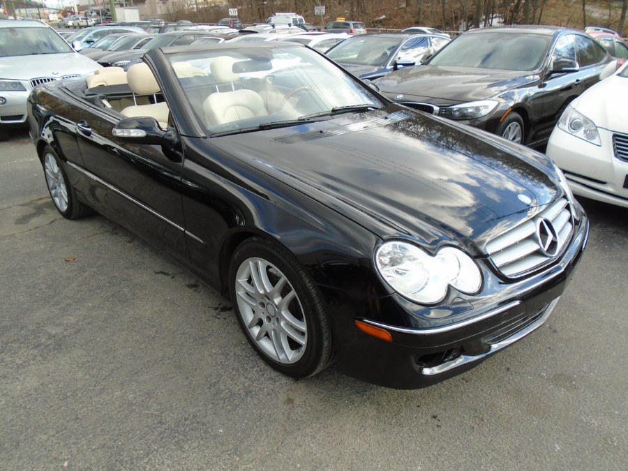 2009 Mercedes-Benz CLK-Class 2dr Cabriolet 3.5L, available for sale in Waterbury, Connecticut | Jim Juliani Motors. Waterbury, Connecticut