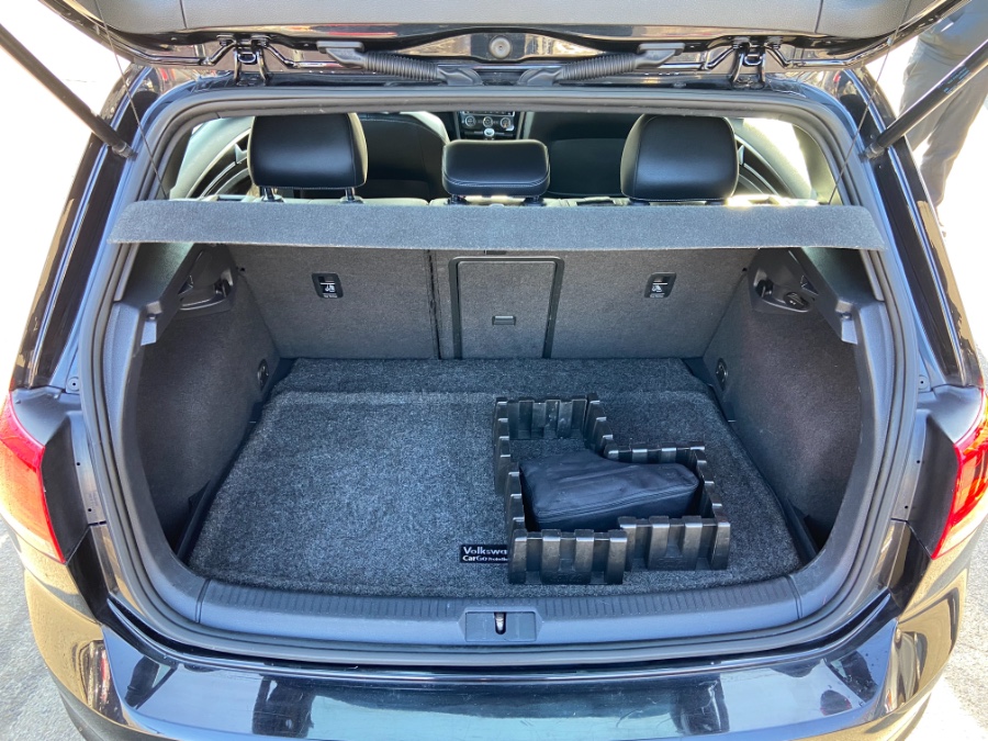 Used Volkswagen Golf R 4dr Hatchback Manual Gearbox 2016 | Auto Technic LLC. New Milford, Connecticut Used Volkswagen Golf R 4dr Hatchback Manual Gearbox 2016 | Auto Technic LLC. New Milford, Connecticut