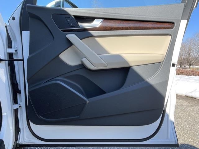 Used Audi Q5 2.0T Premium 2019 | Blasius Federal Road. Brookfield, Connecticut Used Audi Q5 2.0T Premium 2019 | Blasius Federal Road. Brookfield, Connecticut
