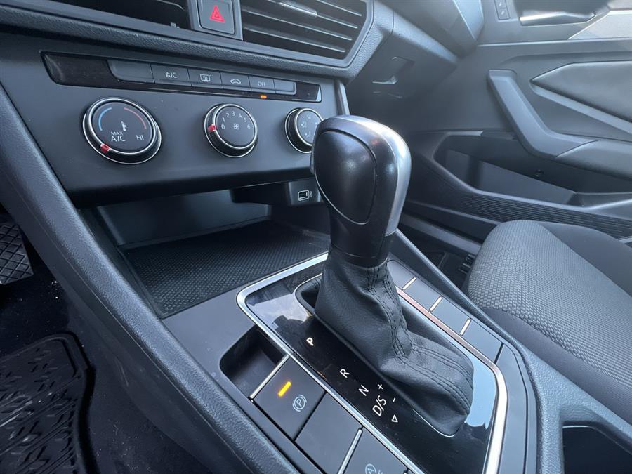 Used Volkswagen Jetta S Auto w/SULEV 2019 | Wiz Leasing Inc. Stratford, Connecticut Used Volkswagen Jetta S Auto w/SULEV 2019 | Wiz Leasing Inc. Stratford, Connecticut
