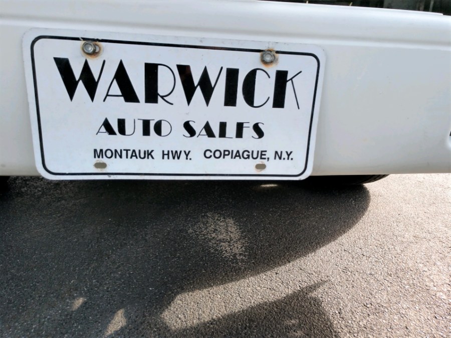 2014 Isuzu NPR HD 14 FT BOX TRUCK 132.5" WB WHITE CAB IBT AIR PWL, available for sale in COPIAGUE, New York | Warwick Auto Sales Inc. COPIAGUE, New York 2014 Isuzu NPR HD 14 FT BOX TRUCK 132.5" WB WHITE CAB IBT AIR PWL, available for sale in COPIAGUE, New York | Warwick Auto Sales Inc. COPIAGUE, New York