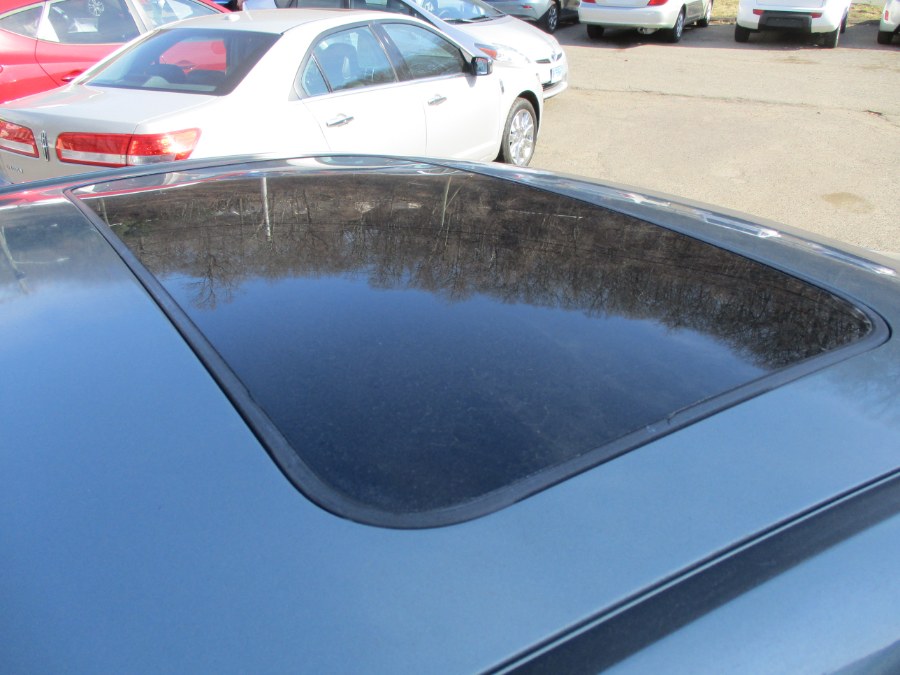 2005 Toyota Camry XLE, available for sale in Meriden, Connecticut | Cos Central Auto. Meriden, Connecticut 2005 Toyota Camry XLE, available for sale in Meriden, Connecticut | Cos Central Auto. Meriden, Connecticut