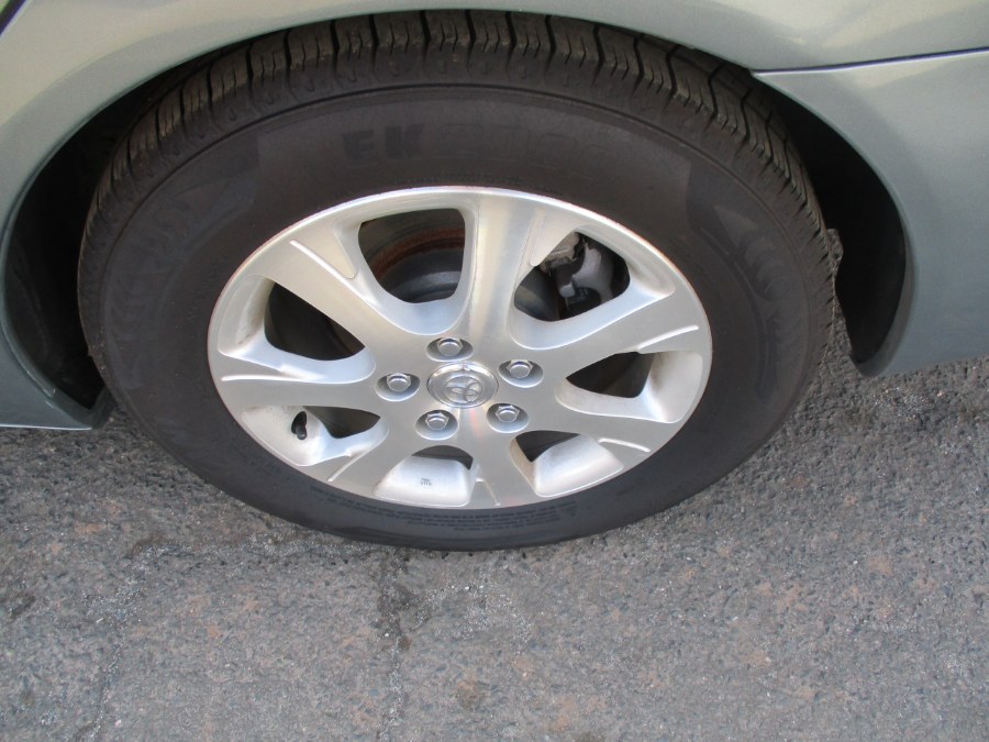 2005 Toyota Camry XLE, available for sale in Meriden, Connecticut | Cos Central Auto. Meriden, Connecticut 2005 Toyota Camry XLE, available for sale in Meriden, Connecticut | Cos Central Auto. Meriden, Connecticut