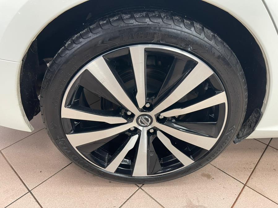Used Nissan Altima 2.5 SR Sedan 2020 | Power Motors East. Massapequa Park, New York Used Nissan Altima 2.5 SR Sedan 2020 | Power Motors East. Massapequa Park, New York