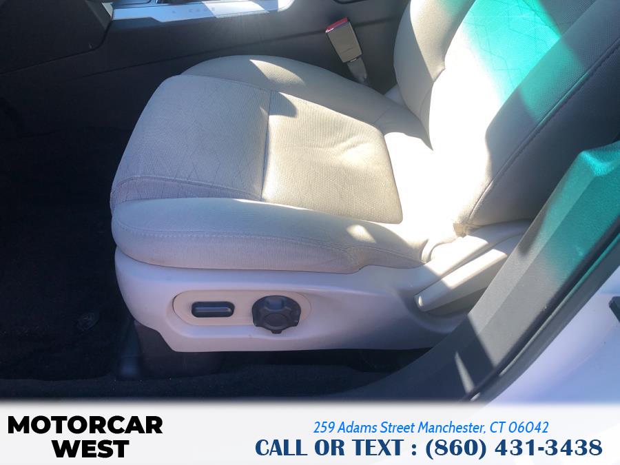 2015 Ford Explorer 4WD 4dr Base, available for sale in Manchester, Connecticut | Motorcar West. Manchester, Connecticut 2015 Ford Explorer 4WD 4dr Base, available for sale in Manchester, Connecticut | Motorcar West. Manchester, Connecticut