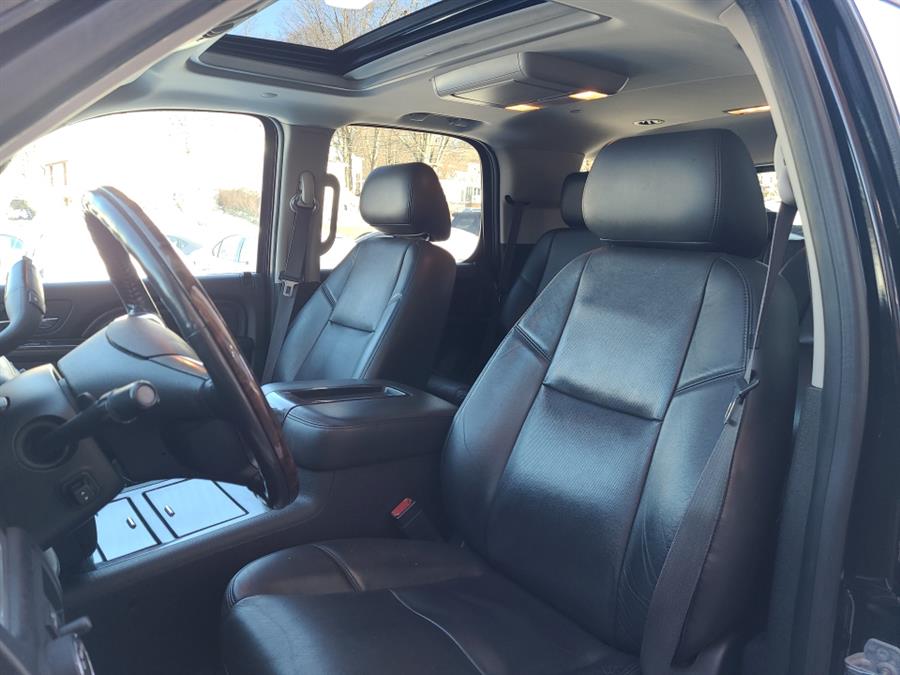 2012 GMC Yukon AWD 4dr 1500 Denali, available for sale in Waterbury, Connecticut | National Auto Brokers, Inc.. Waterbury, Connecticut 2012 GMC Yukon AWD 4dr 1500 Denali, available for sale in Waterbury, Connecticut | National Auto Brokers, Inc.. Waterbury, Connecticut