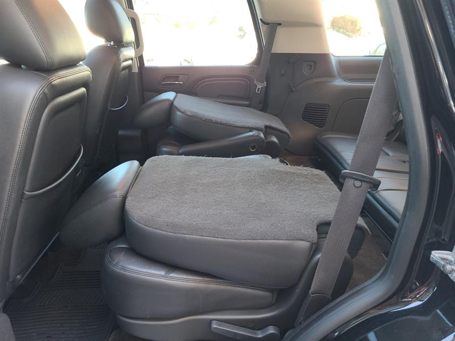 2012 GMC Yukon AWD 4dr 1500 Denali, available for sale in Waterbury, Connecticut | National Auto Brokers, Inc.. Waterbury, Connecticut 2012 GMC Yukon AWD 4dr 1500 Denali, available for sale in Waterbury, Connecticut | National Auto Brokers, Inc.. Waterbury, Connecticut