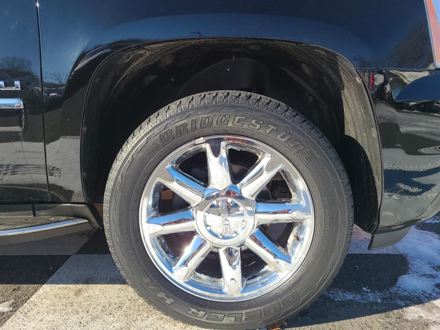 2012 GMC Yukon AWD 4dr 1500 Denali, available for sale in Waterbury, Connecticut | National Auto Brokers, Inc.. Waterbury, Connecticut 2012 GMC Yukon AWD 4dr 1500 Denali, available for sale in Waterbury, Connecticut | National Auto Brokers, Inc.. Waterbury, Connecticut
