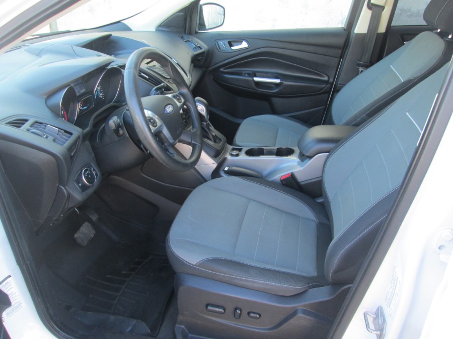 2014 Ford Escape 4WD 4dr SE, available for sale in Levittown, Pennsylvania | Levittown Auto. Levittown, Pennsylvania 2014 Ford Escape 4WD 4dr SE, available for sale in Levittown, Pennsylvania | Levittown Auto. Levittown, Pennsylvania