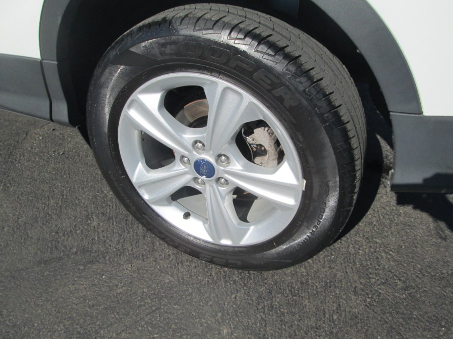 2014 Ford Escape 4WD 4dr SE, available for sale in Levittown, Pennsylvania | Levittown Auto. Levittown, Pennsylvania 2014 Ford Escape 4WD 4dr SE, available for sale in Levittown, Pennsylvania | Levittown Auto. Levittown, Pennsylvania