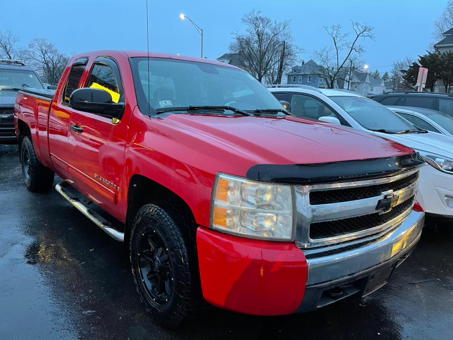 2009 Chevrolet Silverado 1500 4WD Ext Cab 143.5" LT, available for sale in New Britain, Connecticut | Central Auto Sales & Service. New Britain, Connecticut