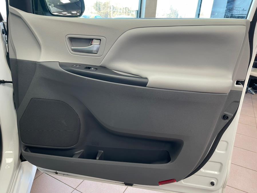 2019 Toyota Sienna LE FWD 8-Passenger (Natl), available for sale in Massapequa Park, New York | Power Motors East. Massapequa Park, New York 2019 Toyota Sienna LE FWD 8-Passenger (Natl), available for sale in Massapequa Park, New York | Power Motors East. Massapequa Park, New York