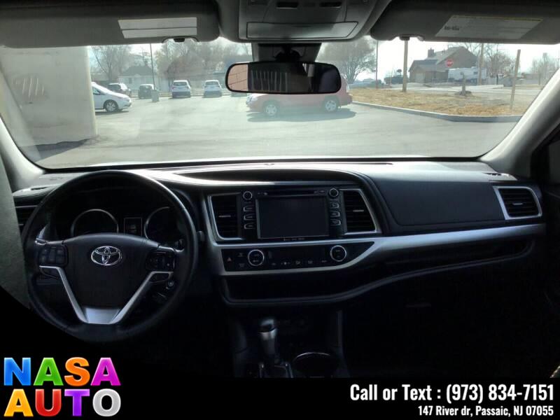 2017 Toyota Highlander AWD LE Plus 4dr SUV, available for sale in Passaic, New Jersey | Nasa Auto. Passaic, New Jersey 2017 Toyota Highlander AWD LE Plus 4dr SUV, available for sale in Passaic, New Jersey | Nasa Auto. Passaic, New Jersey