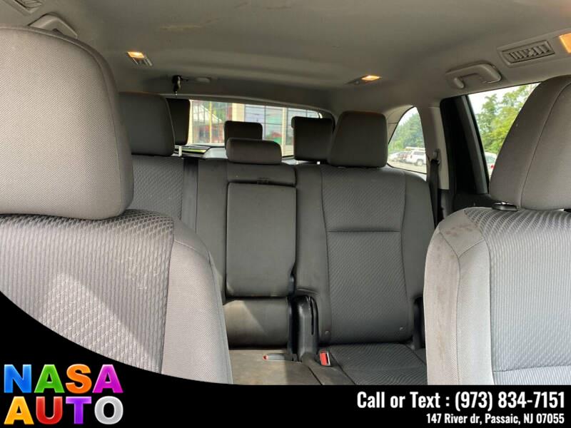 2015 Toyota Highlander LE 4dr SUV (3.5L V6), available for sale in Passaic, New Jersey | Nasa Auto. Passaic, New Jersey 2015 Toyota Highlander LE 4dr SUV (3.5L V6), available for sale in Passaic, New Jersey | Nasa Auto. Passaic, New Jersey