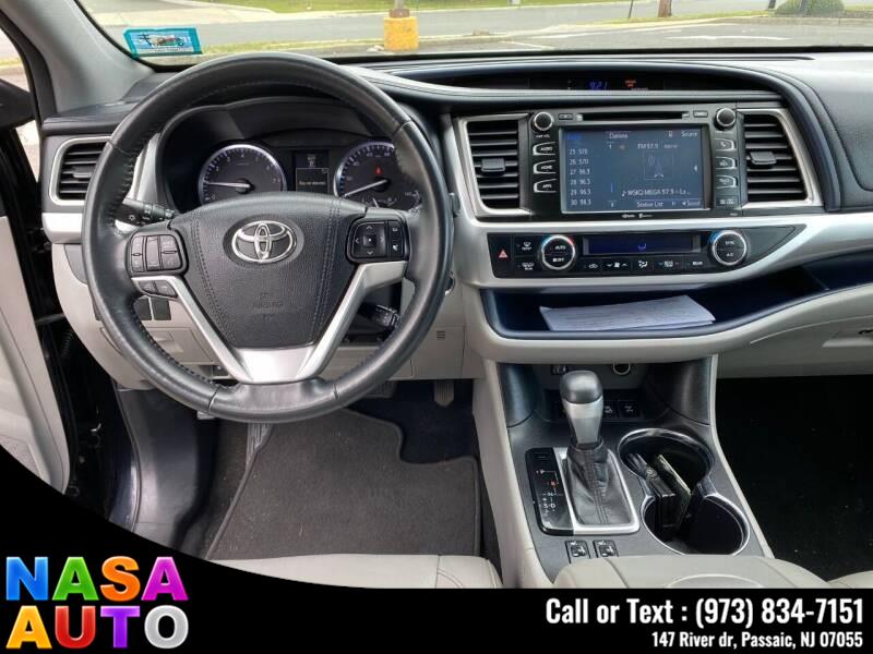 2015 Toyota Highlander AWD 4dr V6 XLE (Natl), available for sale in Passaic, New Jersey | Nasa Auto. Passaic, New Jersey 2015 Toyota Highlander AWD 4dr V6 XLE (Natl), available for sale in Passaic, New Jersey | Nasa Auto. Passaic, New Jersey