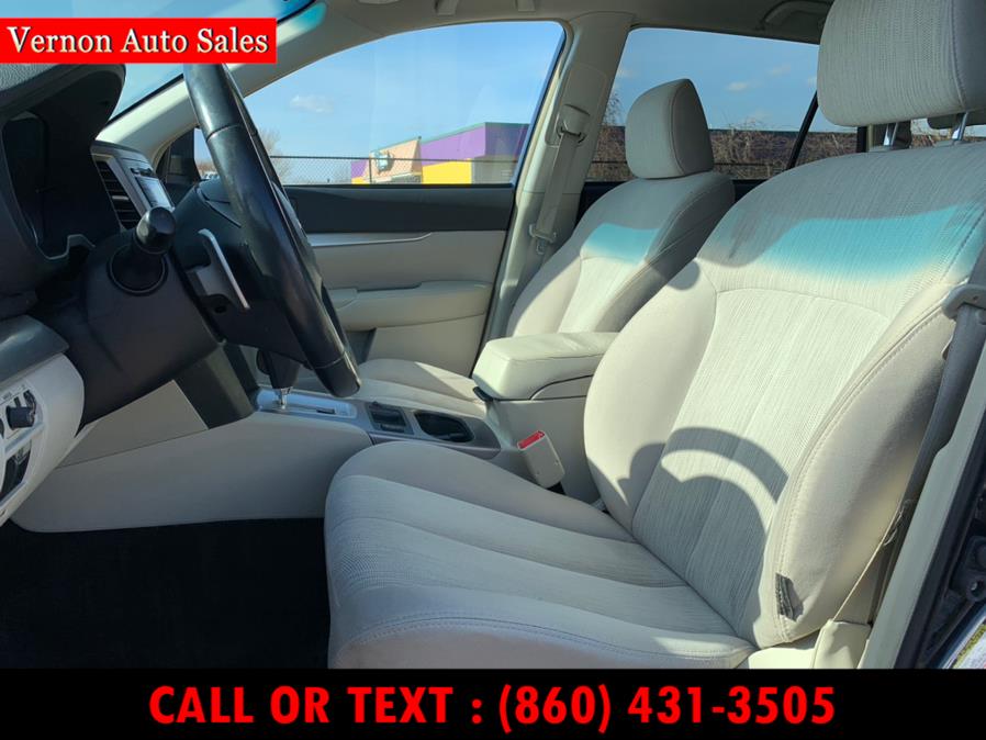 2013 Subaru Outback 4dr Wgn H4 Auto 2.5i Premium PZEV, available for sale in Manchester, Connecticut | Vernon Auto Sale & Service. Manchester, Connecticut 2013 Subaru Outback 4dr Wgn H4 Auto 2.5i Premium PZEV, available for sale in Manchester, Connecticut | Vernon Auto Sale & Service. Manchester, Connecticut