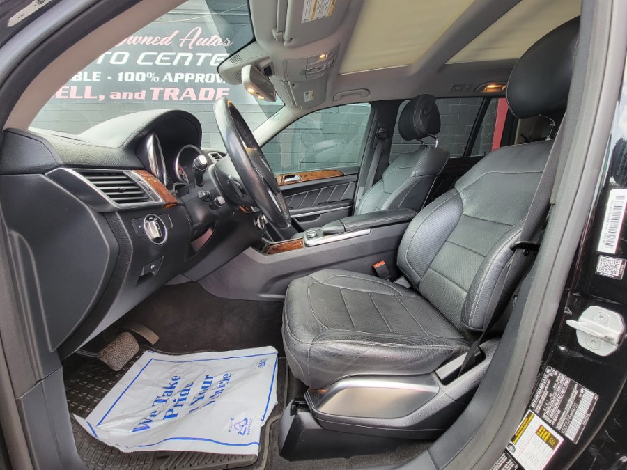 Used Mercedes-Benz GL-Class 4MATIC 4dr GL 550 2015 | RT Auto Center LLC. Newark, New Jersey Used Mercedes-Benz GL-Class 4MATIC 4dr GL 550 2015 | RT Auto Center LLC. Newark, New Jersey