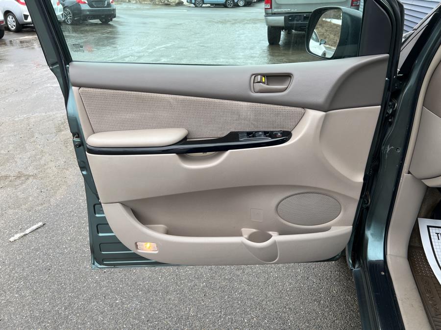 2005 Toyota Sienna 5dr CE FWD 7-Passenger (Natl), available for sale in Bangor , Maine | Pray's Auto Sales . Bangor , Maine 2005 Toyota Sienna 5dr CE FWD 7-Passenger (Natl), available for sale in Bangor , Maine | Pray's Auto Sales . Bangor , Maine