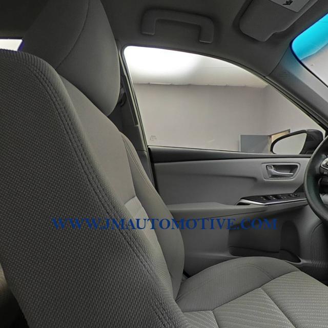 2015 Toyota Camry 4dr Sdn I4 Auto LE, available for sale in Naugatuck, Connecticut | J&M Automotive Sls&Svc LLC. Naugatuck, Connecticut 2015 Toyota Camry 4dr Sdn I4 Auto LE, available for sale in Naugatuck, Connecticut | J&M Automotive Sls&Svc LLC. Naugatuck, Connecticut