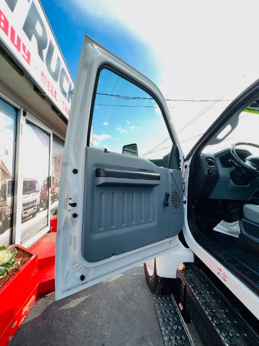 2015 Ford Super Duty F-750 Straight Frame 26FT DRY BOX TRUCK + CUMMINS ENGINE + NO CDL, available for sale in South Amboy, New Jersey | NJ Truck Spot. South Amboy, New Jersey 2015 Ford Super Duty F-750 Straight Frame 26FT DRY BOX TRUCK + CUMMINS ENGINE + NO CDL, available for sale in South Amboy, New Jersey | NJ Truck Spot. South Amboy, New Jersey