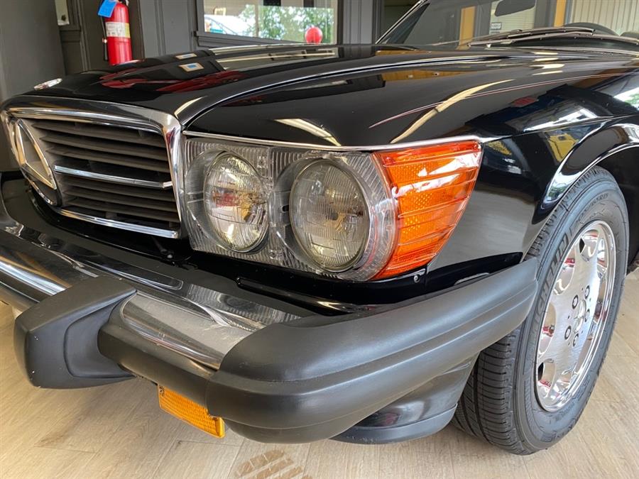 1989 Mercedes-benz 560 Series 560SL, available for sale in Garfield, New Jersey | Urban Motors Collection. Garfield, New Jersey 1989 Mercedes-benz 560 Series 560SL, available for sale in Garfield, New Jersey | Urban Motors Collection. Garfield, New Jersey